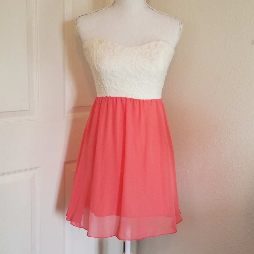 Strapless dress